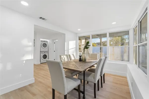 $3,400 | 2470 Del Rio Way, Dunedin, FL 34698