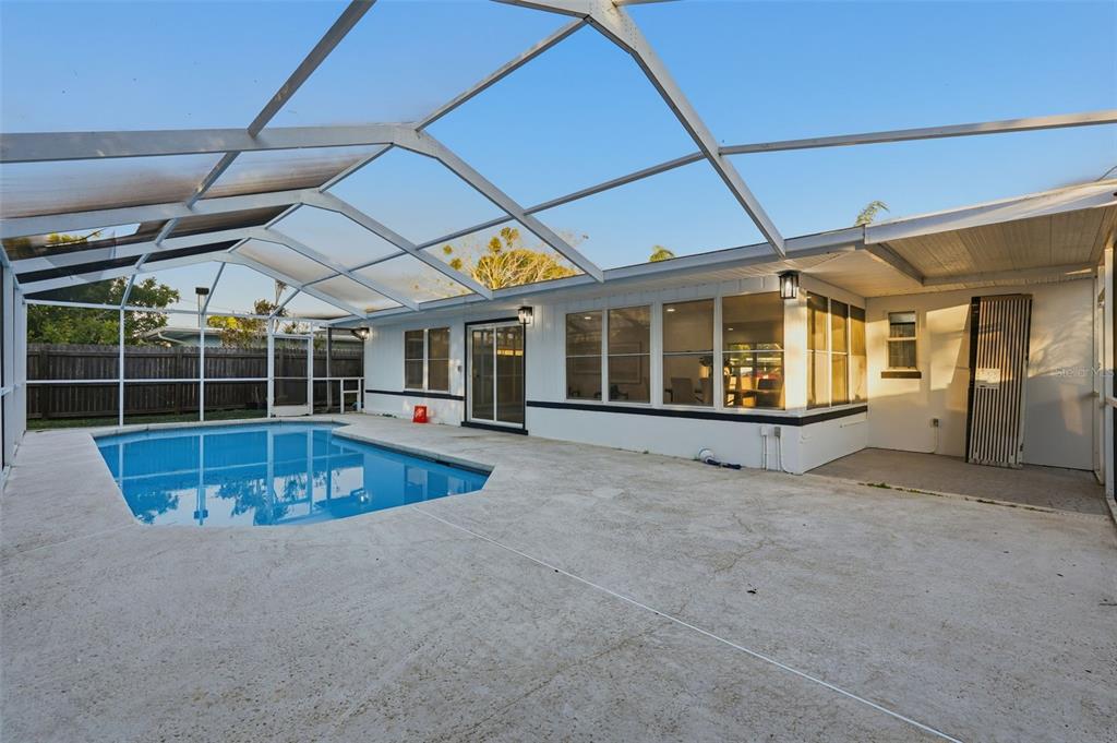 2470 Del Rio Way Dunedin, FL 34698 - Photo 37 of 39