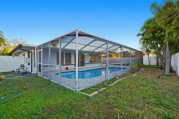 $3,400 | 2470 Del Rio Way, Dunedin, FL 34698