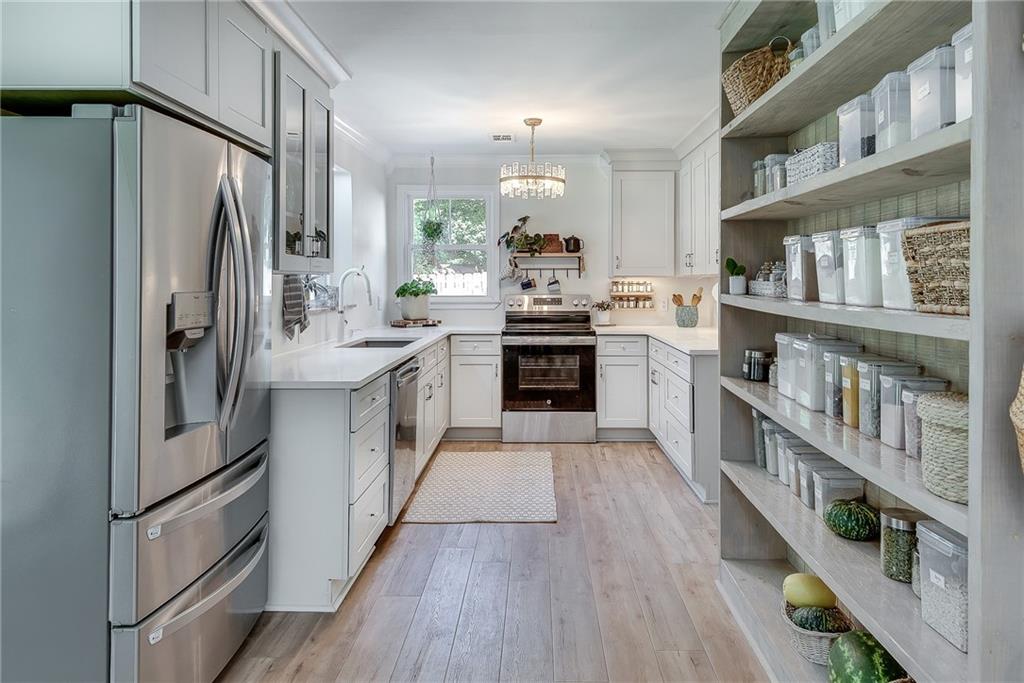 2802 Royal Bluff Decatur, GA 30030 - Photo 11 of 43