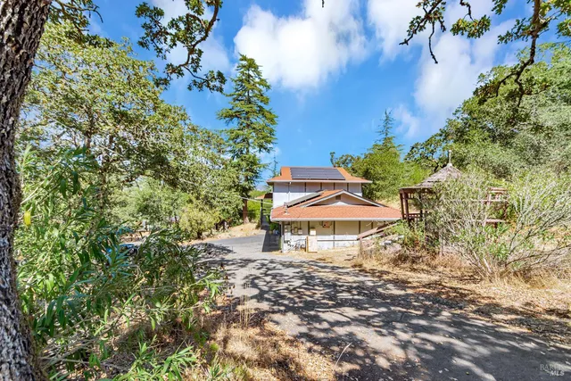 $879,000 | 3954 Holland Drive, Santa Rosa, CA 95404