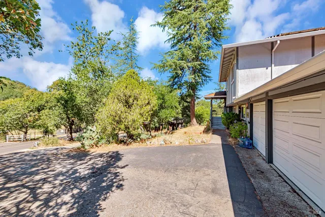 $879,000 | 3954 Holland Drive, Santa Rosa, CA 95404