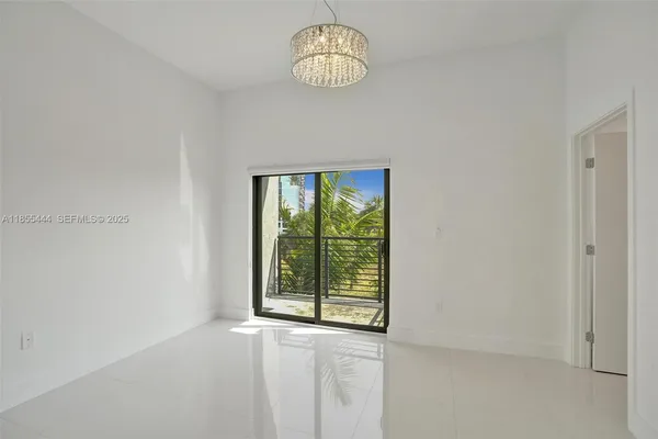 $5,000 | 516 Southeast 1st Circle, Pompano Beach, FL 33060