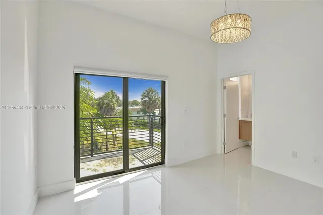 $5,000 | 516 Southeast 1st Circle, Pompano Beach, FL 33060