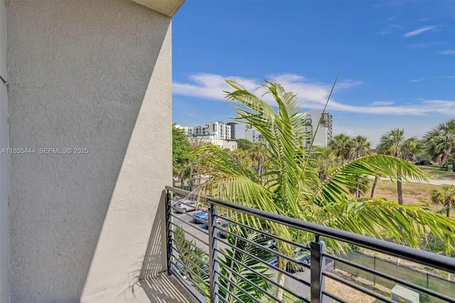 $5,000 | 516 Southeast 1st Circle, Pompano Beach, FL 33060