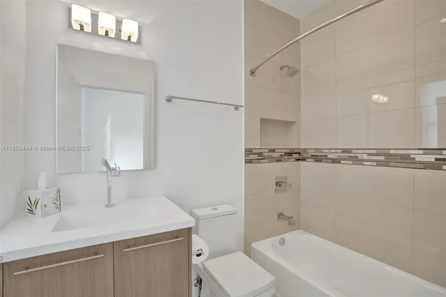 $5,000 | 516 Southeast 1st Circle, Pompano Beach, FL 33060