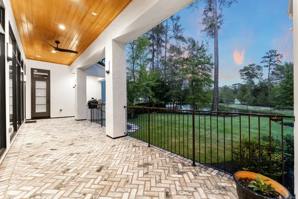 $2,525,000 | 82 Simon Lake Lane, The Woodlands, TX 77381