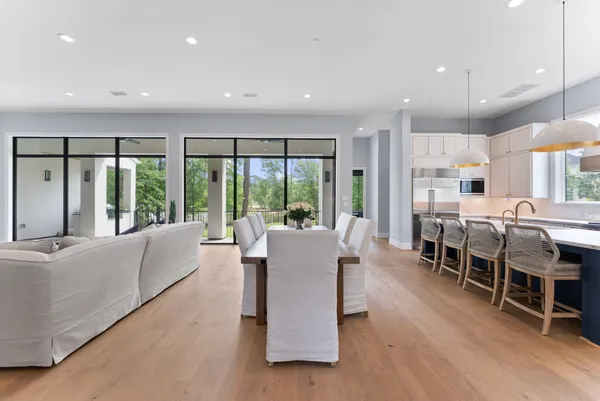 $2,525,000 | 82 Simon Lake Lane, The Woodlands, TX 77381