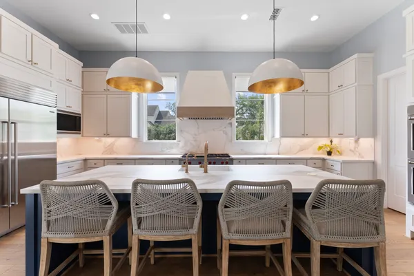 $2,525,000 | 82 Simon Lake Lane, The Woodlands, TX 77381