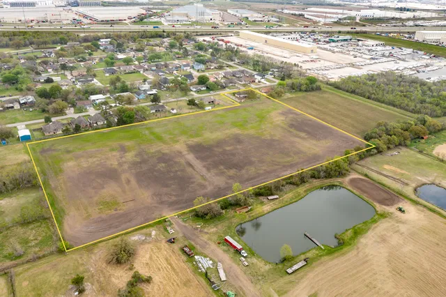 $650,000 | 11026 Bois D Arc Street, La Porte, TX 77571