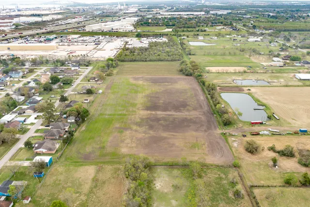 $650,000 | 11026 Bois D Arc Street, La Porte, TX 77571