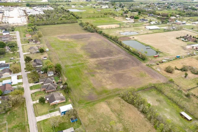 $650,000 | 11026 Bois D Arc Street, La Porte, TX 77571