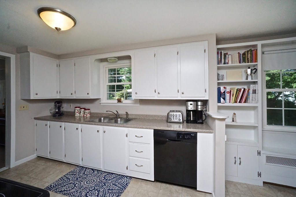 1 Gloucester Road Grafton, MA 01536 - Photo 8 of 24 Gallery Image 8