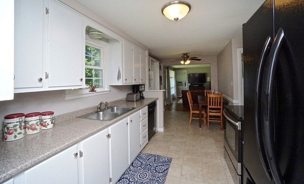 1 Gloucester Road Grafton, MA 01536 - Photo 9 of 24 Gallery Image 9