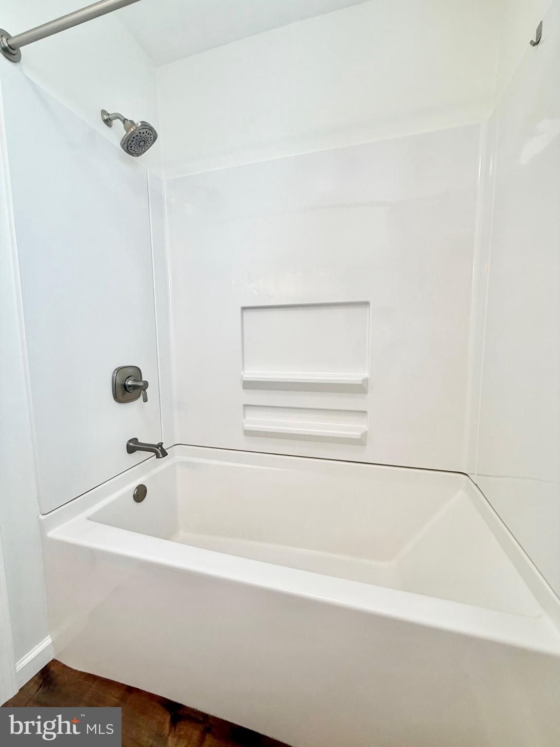 112 Chukar Court Lititz, PA 17543 - Photo 25 of 44 a bathroom with a bathtub