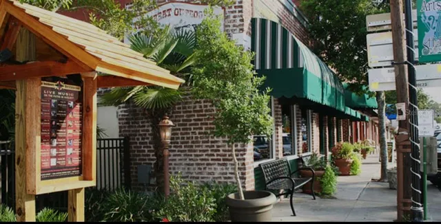 a view of yard with green space