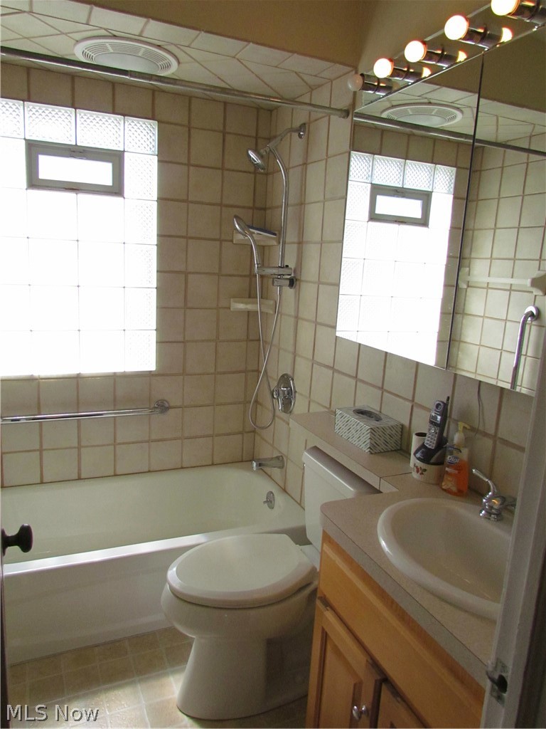 20716 Franklin Road Maple Heights, OH 44137 - Photo 10 of 28 Gallery Image 10