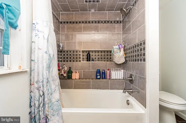 $245,000 | 599 East Market Street, Williamstown, PA 17098