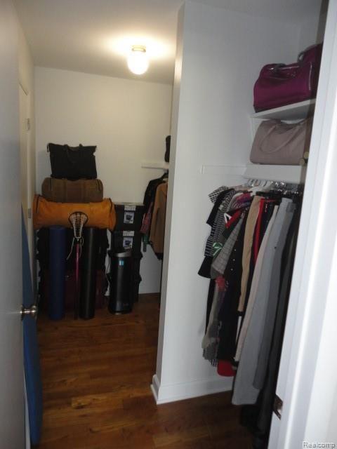 24111 Meridian Road, Unit 21 Grosse Ile, MI 48138 - Photo 15 of 18 DSC02978.JPG