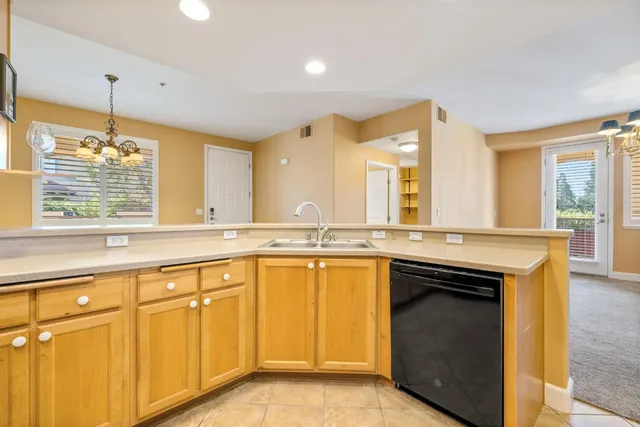 $419,000 | 1501 Secret Ravine Pwy, Unit 326, Roseville, CA 95661