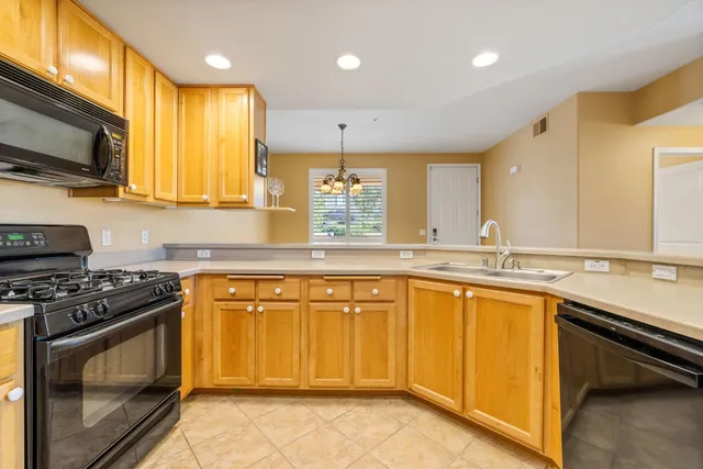 $419,000 | 1501 Secret Ravine Pwy, Unit 326, Roseville, CA 95661