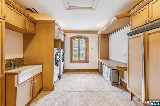 a view of a storage & utility room
