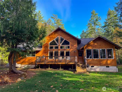 $714,999 | 140 Gybe Ho Road, Nordland, WA 98358