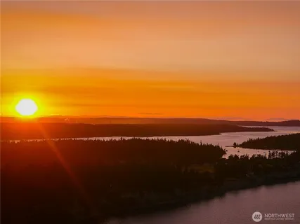 $714,999 | 140 Gybe Ho Road, Nordland, WA 98358