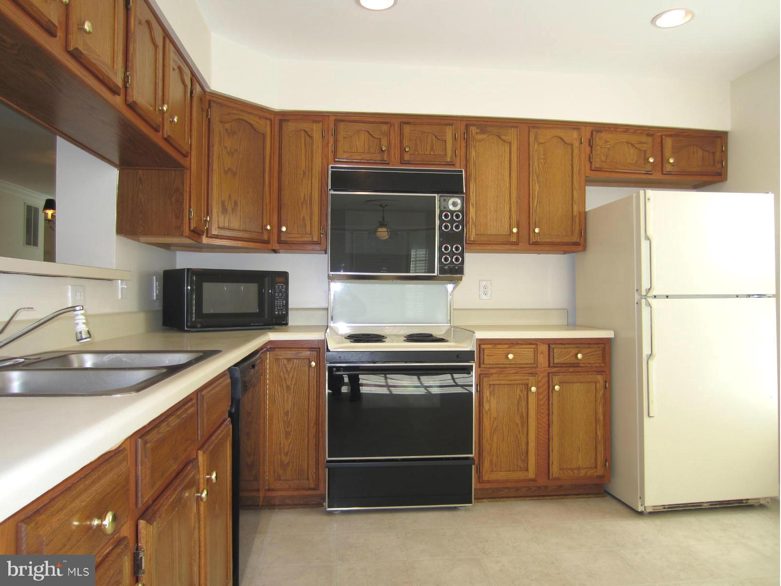 6504 Castine Lane Springfield, VA 22150 - Photo 10 of 29 Kitchen