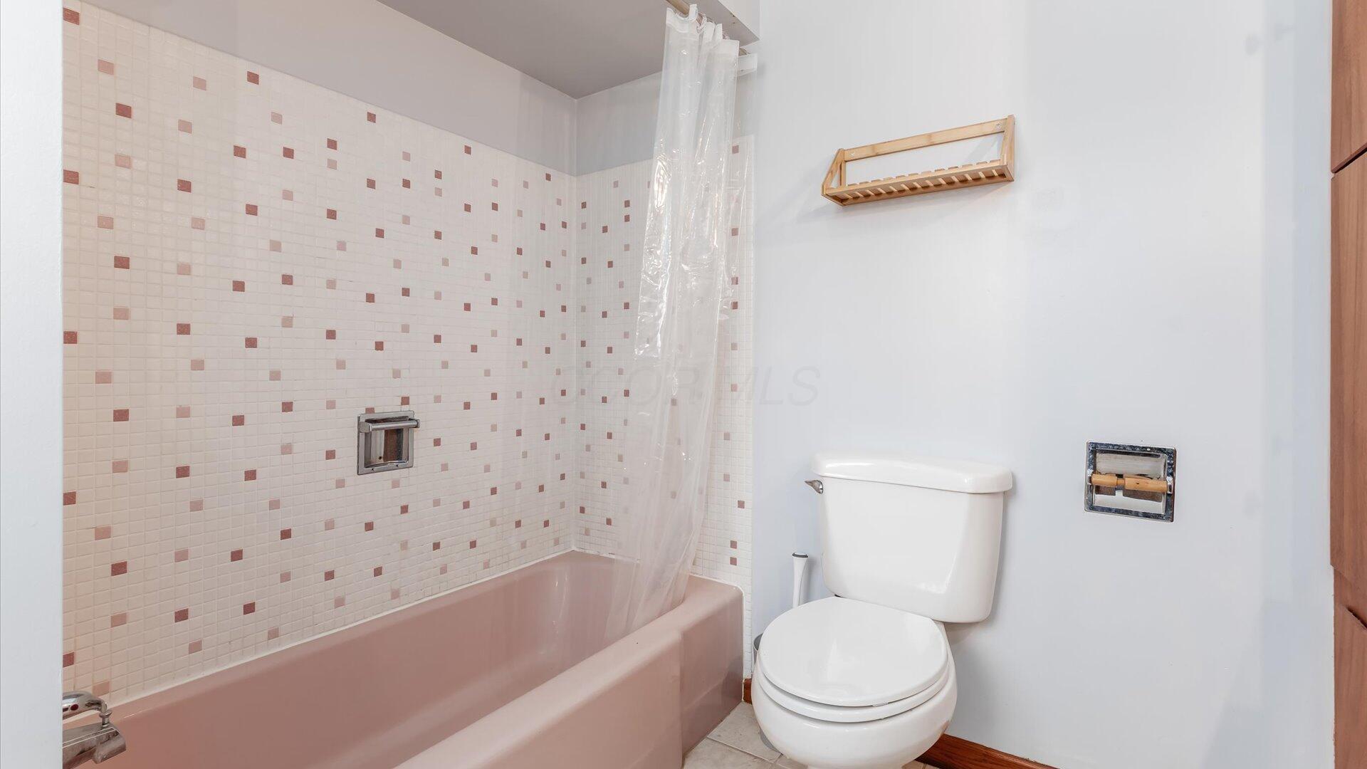 3250 Dale Road Zanesville, OH 43701 - Photo 12 of 27 1st full bath