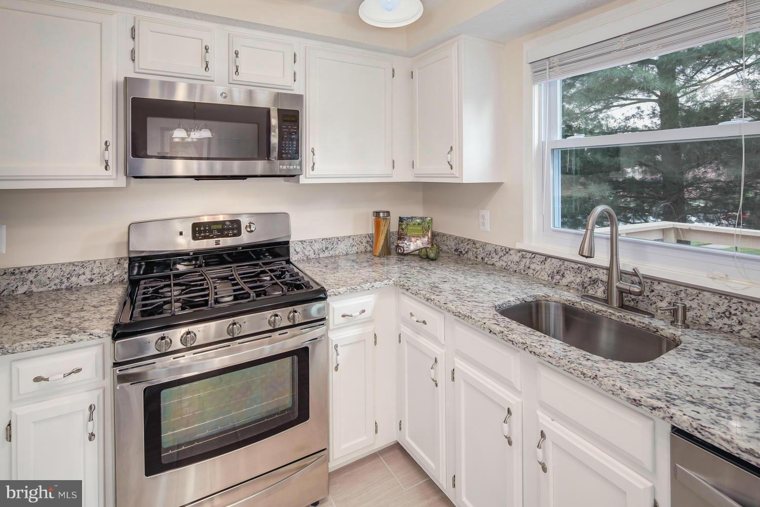 1749 Sundance Drive Reston, VA 20194 - Photo 16 of 28 Kitchen