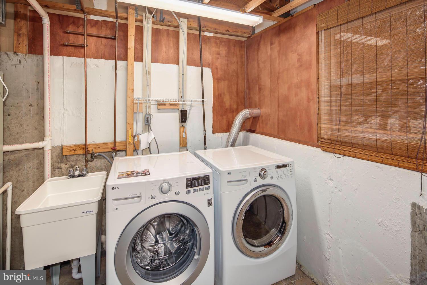 1749 Sundance Drive Reston, VA 20194 - Photo 20 of 28 Laundry
