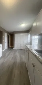 a view of empty room with window