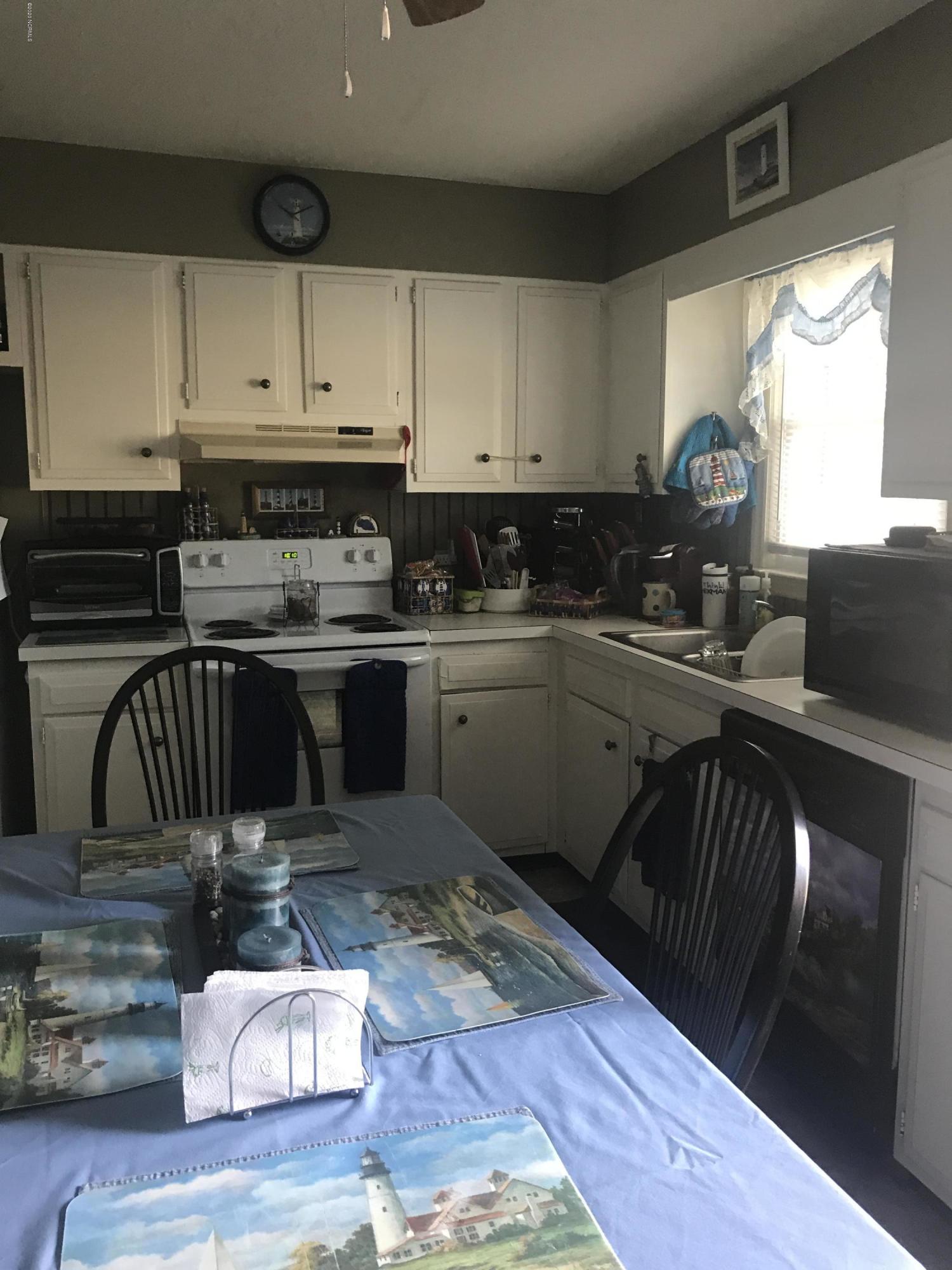 6000 River Road, Unit 17 Washington, NC 27889 - Photo 4 of 11 Kitchen