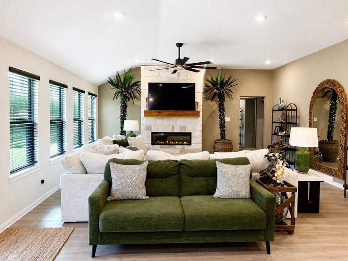 186 Ricky Road Livingston, TX 77351 - Photo 7 of 30 Family room open from kitchen