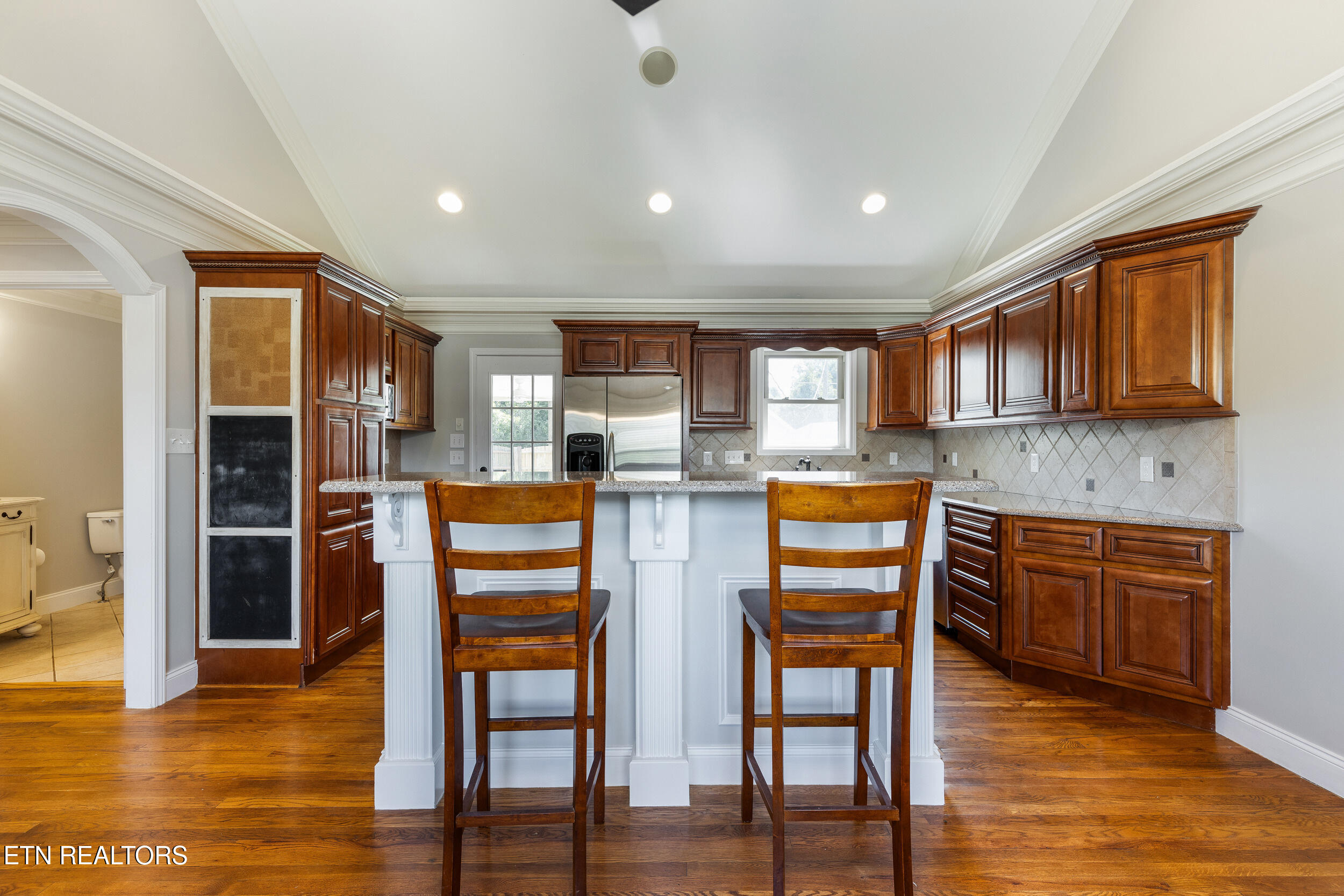 300 Riverside Drive Clinton, TN 37716 - Photo 11 of 35 031