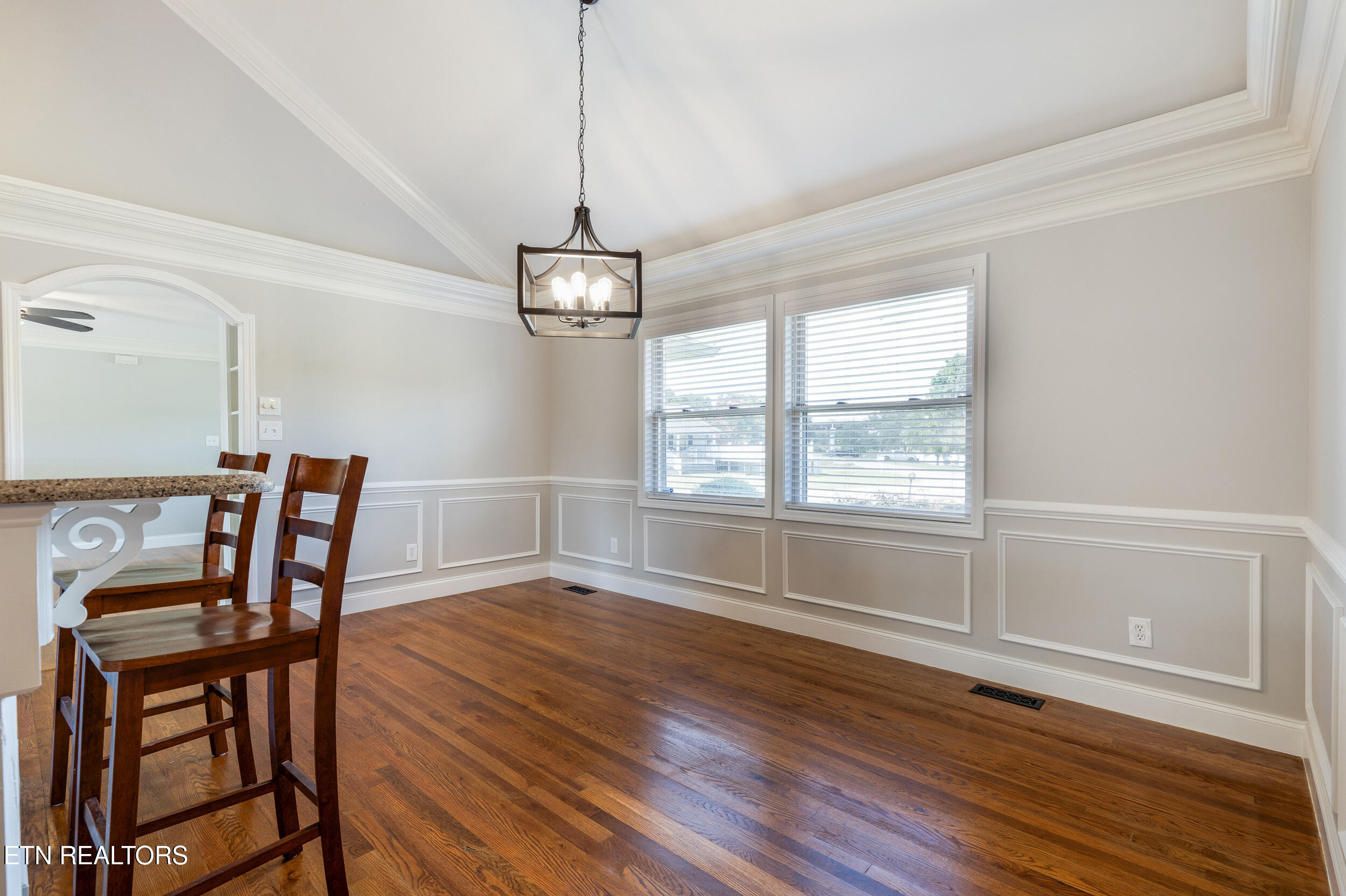300 Riverside Drive Clinton, TN 37716 - Photo 14 of 35 029