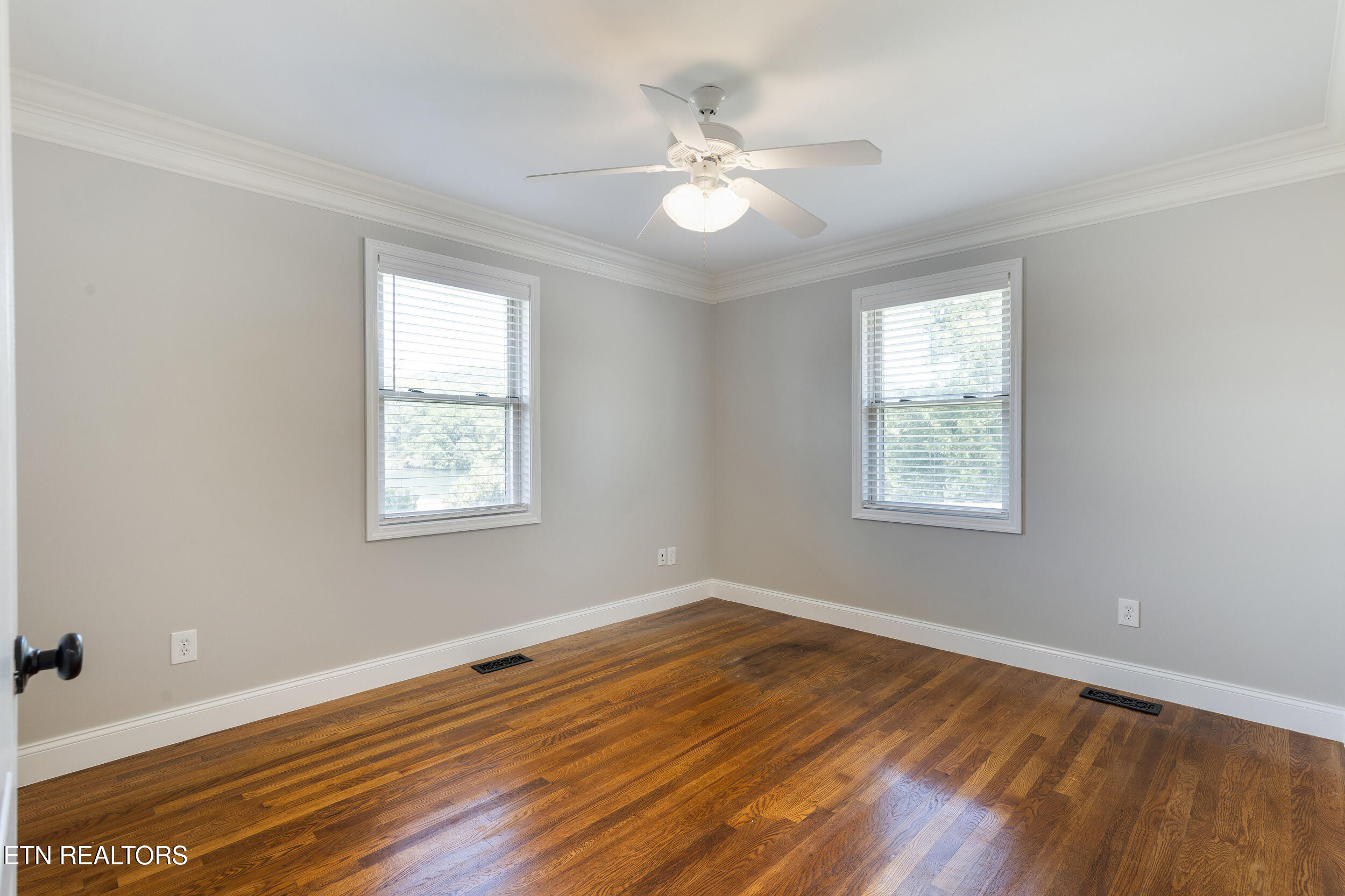 300 Riverside Drive Clinton, TN 37716 - Photo 16 of 35 036