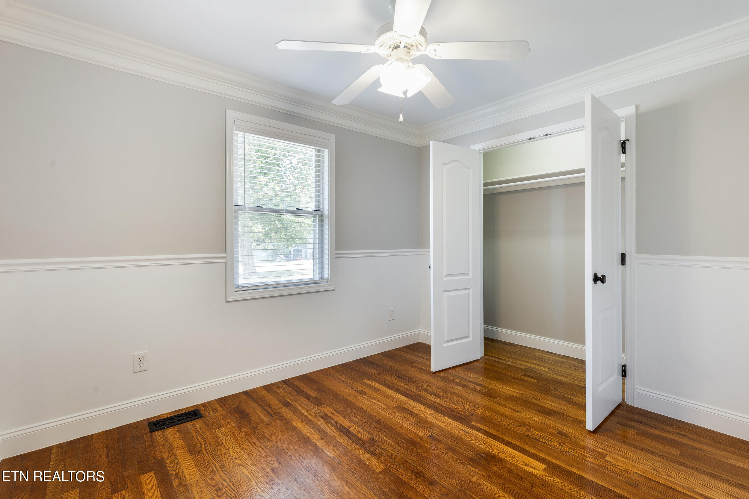 300 Riverside Drive Clinton, TN 37716 - Photo 18 of 35 035