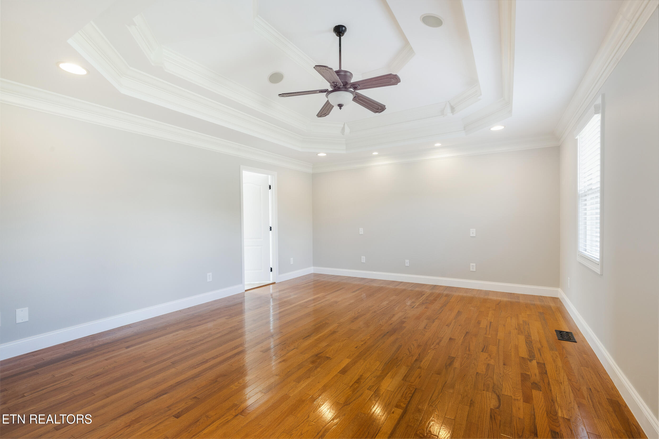 300 Riverside Drive Clinton, TN 37716 - Photo 22 of 35 022