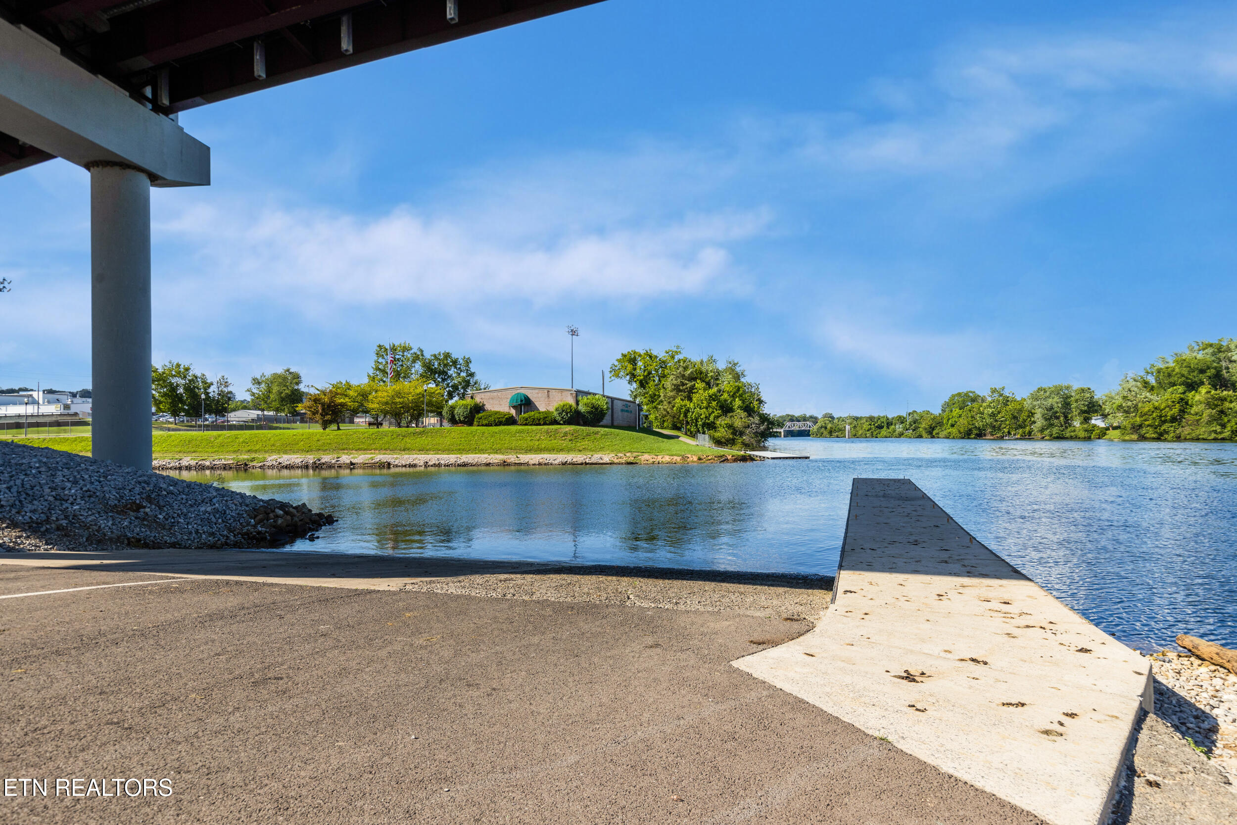 300 Riverside Drive Clinton, TN 37716 - Photo 34 of 35 017