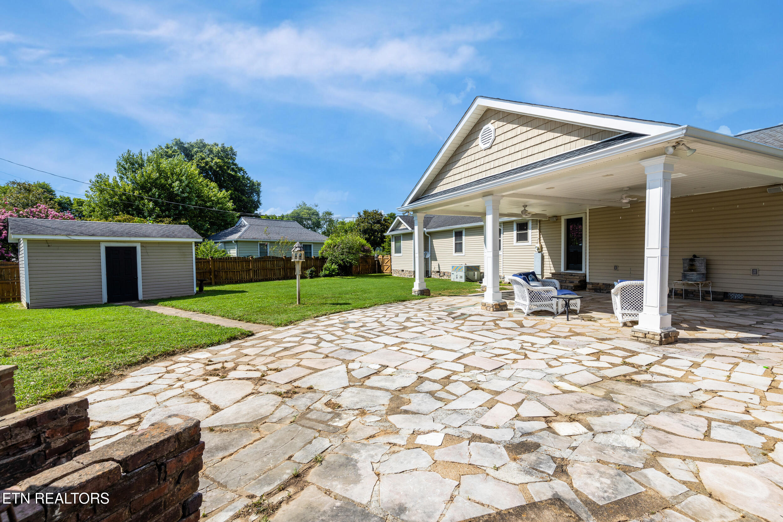 300 Riverside Drive Clinton, TN 37716 - Photo 7 of 35 003