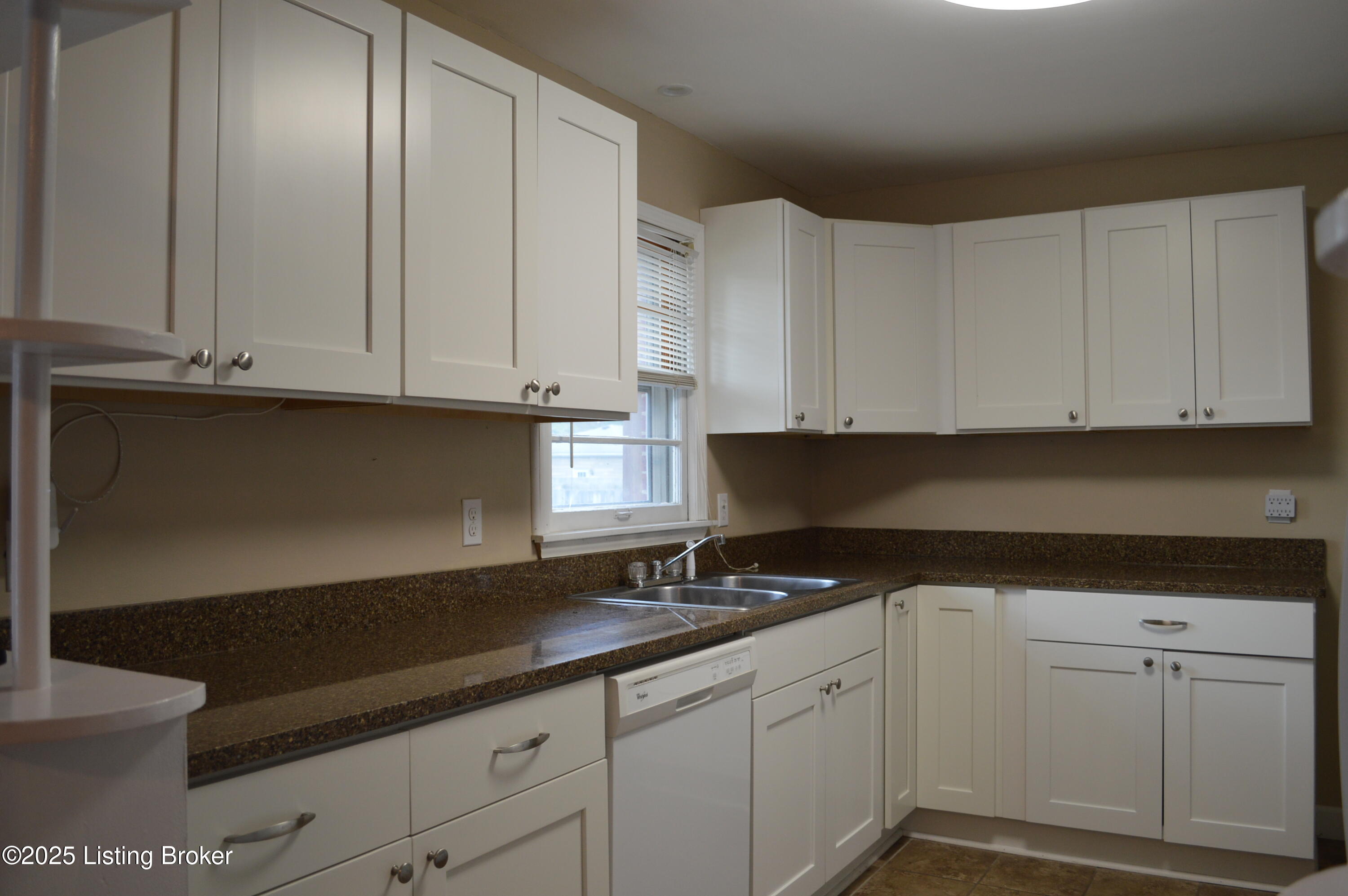 5606 Maryman Road Louisville, KY 40258 - Photo 10 of 33 Kitchen
