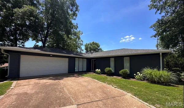 $529,000 | 1012 Stuyvesant Lane, Ballwin, MO 63011