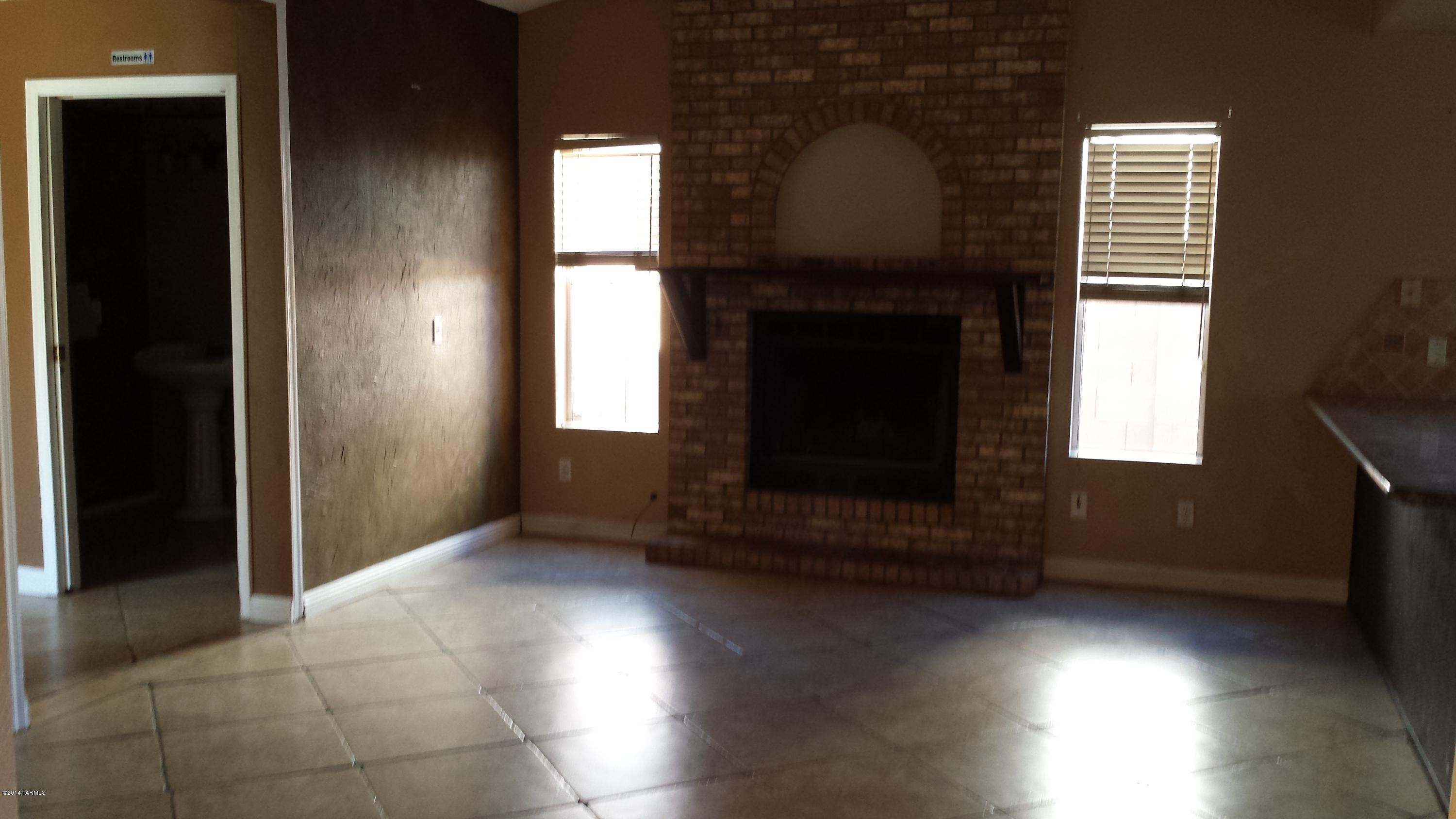 8174 North Plantation Place Tucson, AZ 85741 - Photo 4 of 24