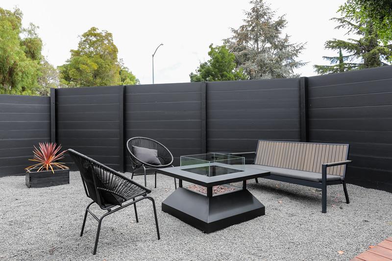 246 Hamilton Avenue Mountain View, CA 94043 - Photo 18 of 25 a backyard of a house with table and chairs