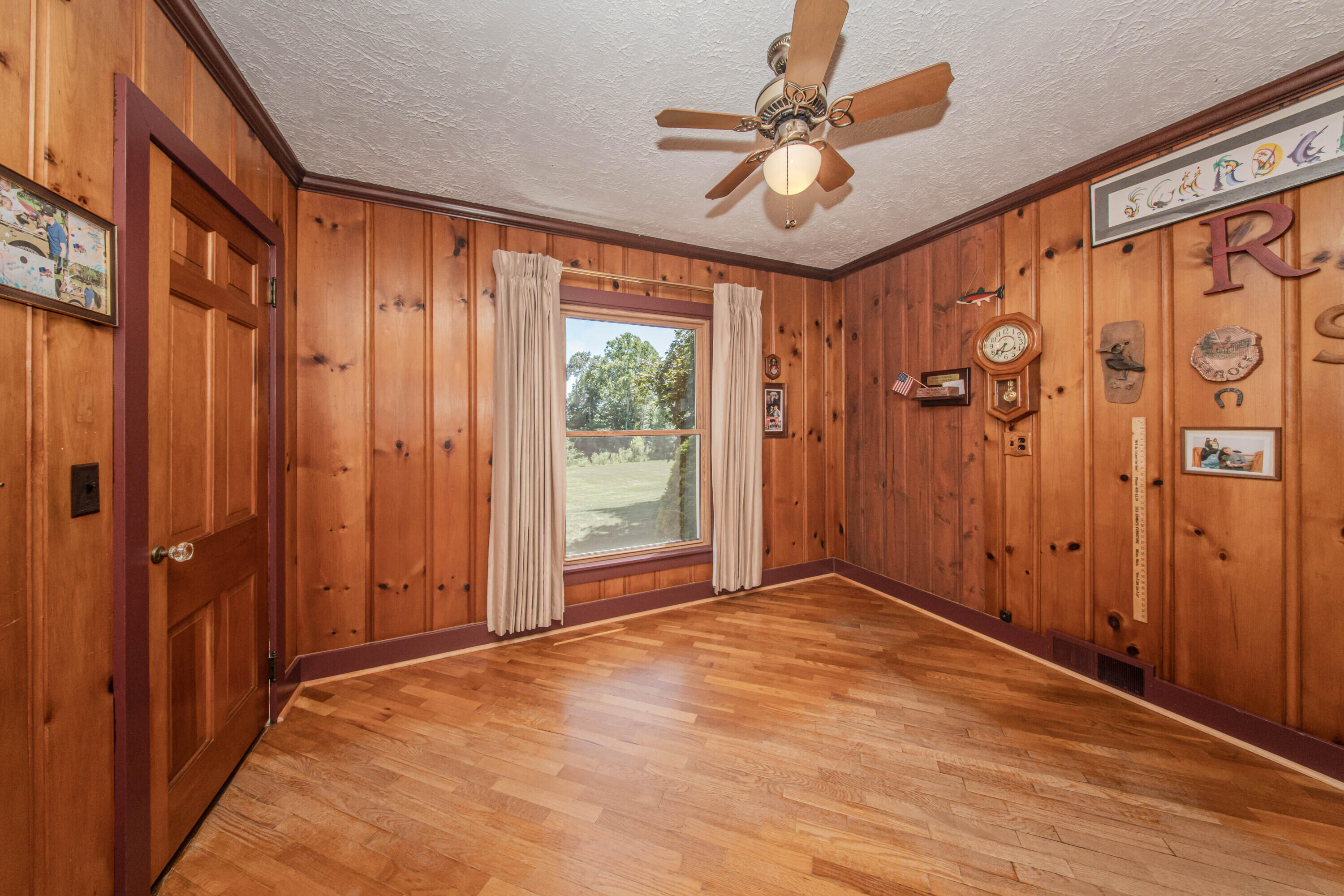 675 Mooreville Road Milan, MI 48160 - Photo 18 of 93 17 Den 3