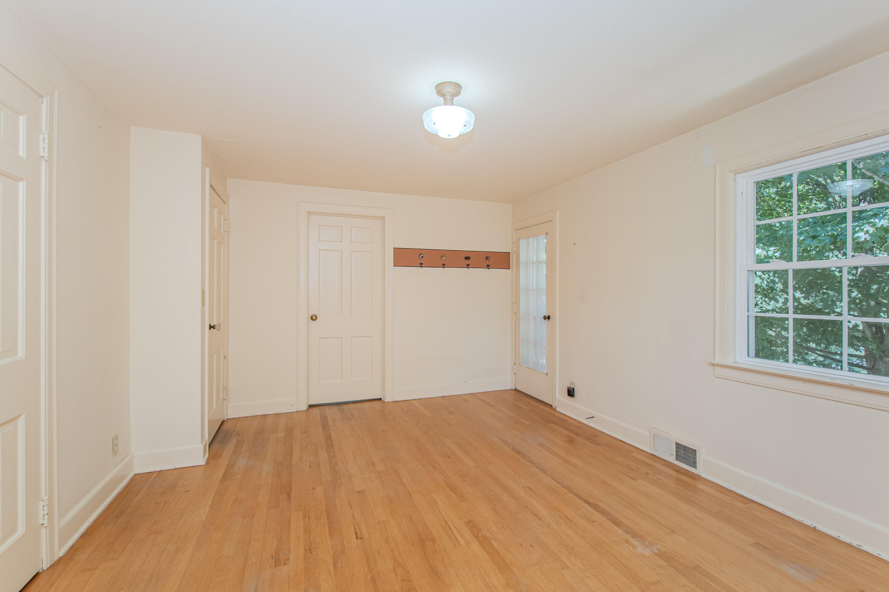 675 Mooreville Road Milan, MI 48160 - Photo 32 of 93 32 Bedroom 1 1