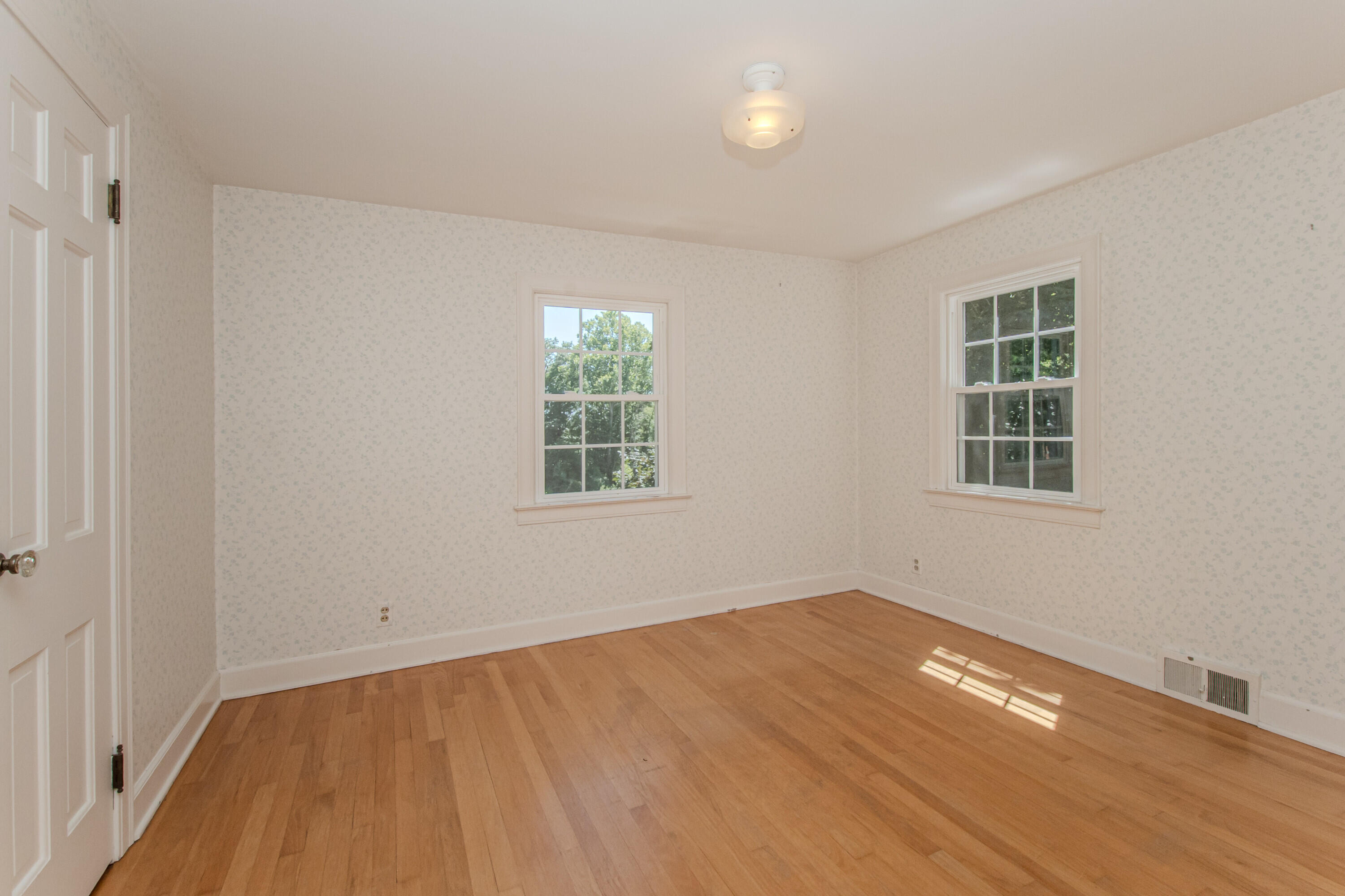 675 Mooreville Road Milan, MI 48160 - Photo 41 of 93 41 Bedroom 3 1