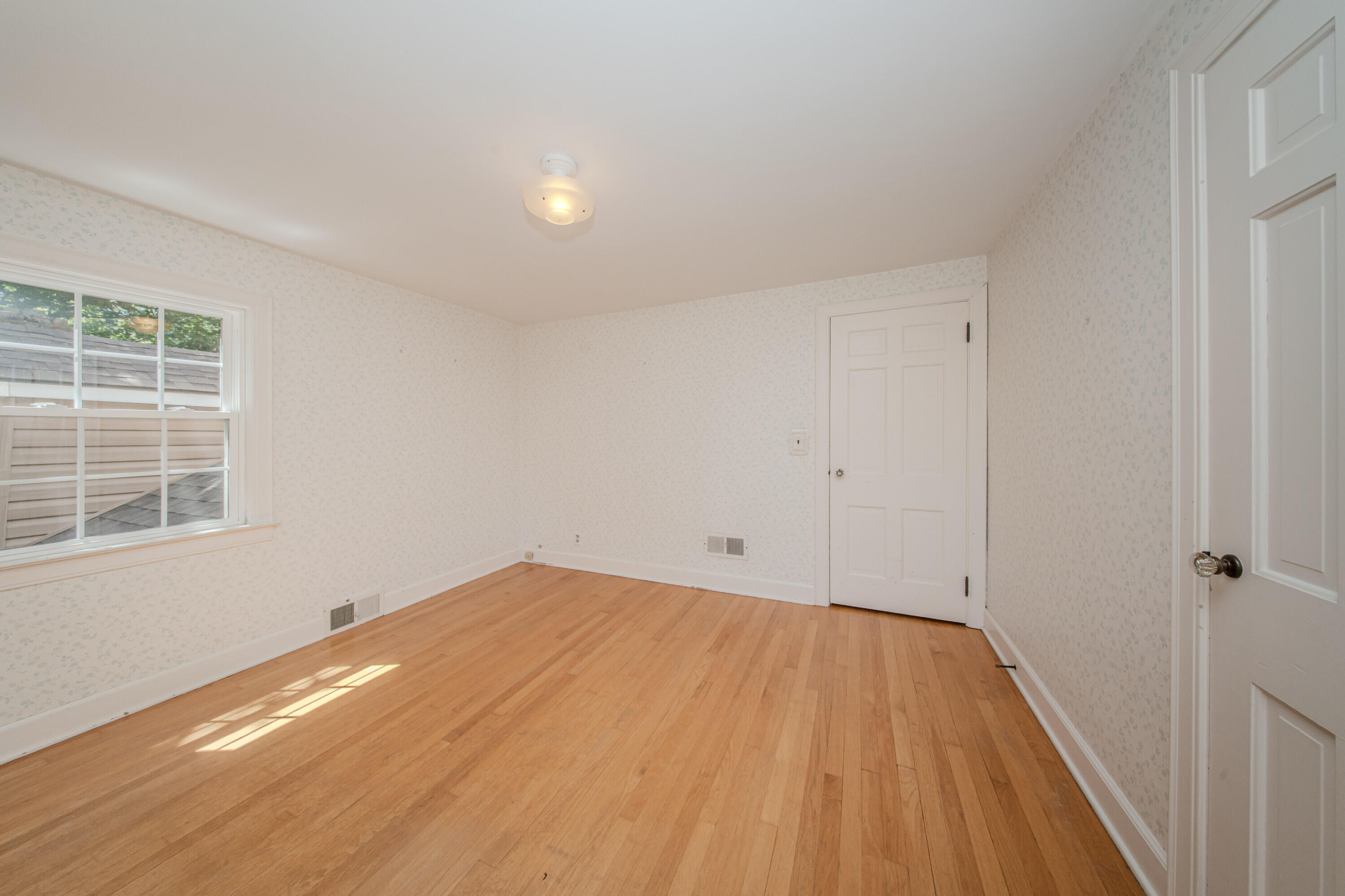 675 Mooreville Road Milan, MI 48160 - Photo 44 of 93 44 Bedroom 3 4